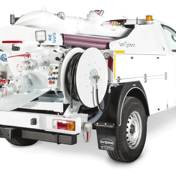 Dégorgement par camion hydrocureur